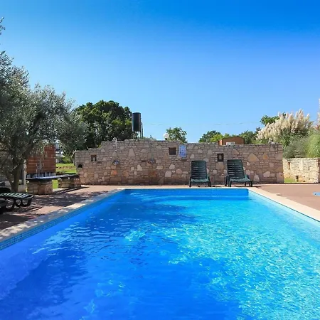 Mit Privatpool Fuer 8 Personen Ca 210 Qm In Pavicini, Istrien Suedkueste Von Istrien