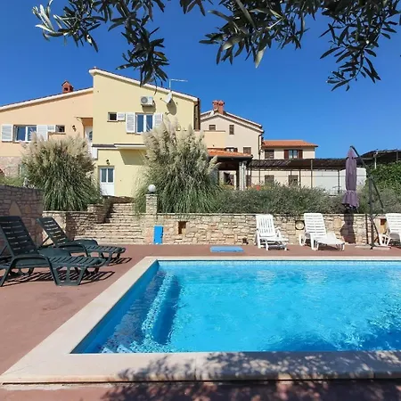 Mit Privatpool Fuer 8 Personen Ca 210 Qm In Pavicini, Istrien Suedkueste Von Istrien * Pavicini