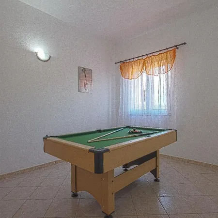 Mit Privatpool Fuer 8 Personen Ca 210 Qm In Pavicini, Istrien Suedkueste Von Istrien Holiday home