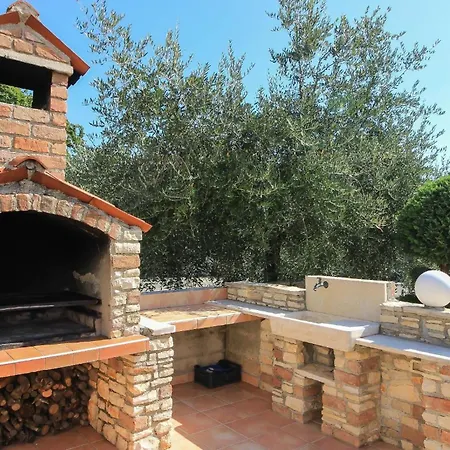 Holiday home Mit Privatpool Fuer 8 Personen Ca 210 Qm In Pavicini, Istrien Suedkueste Von Istrien